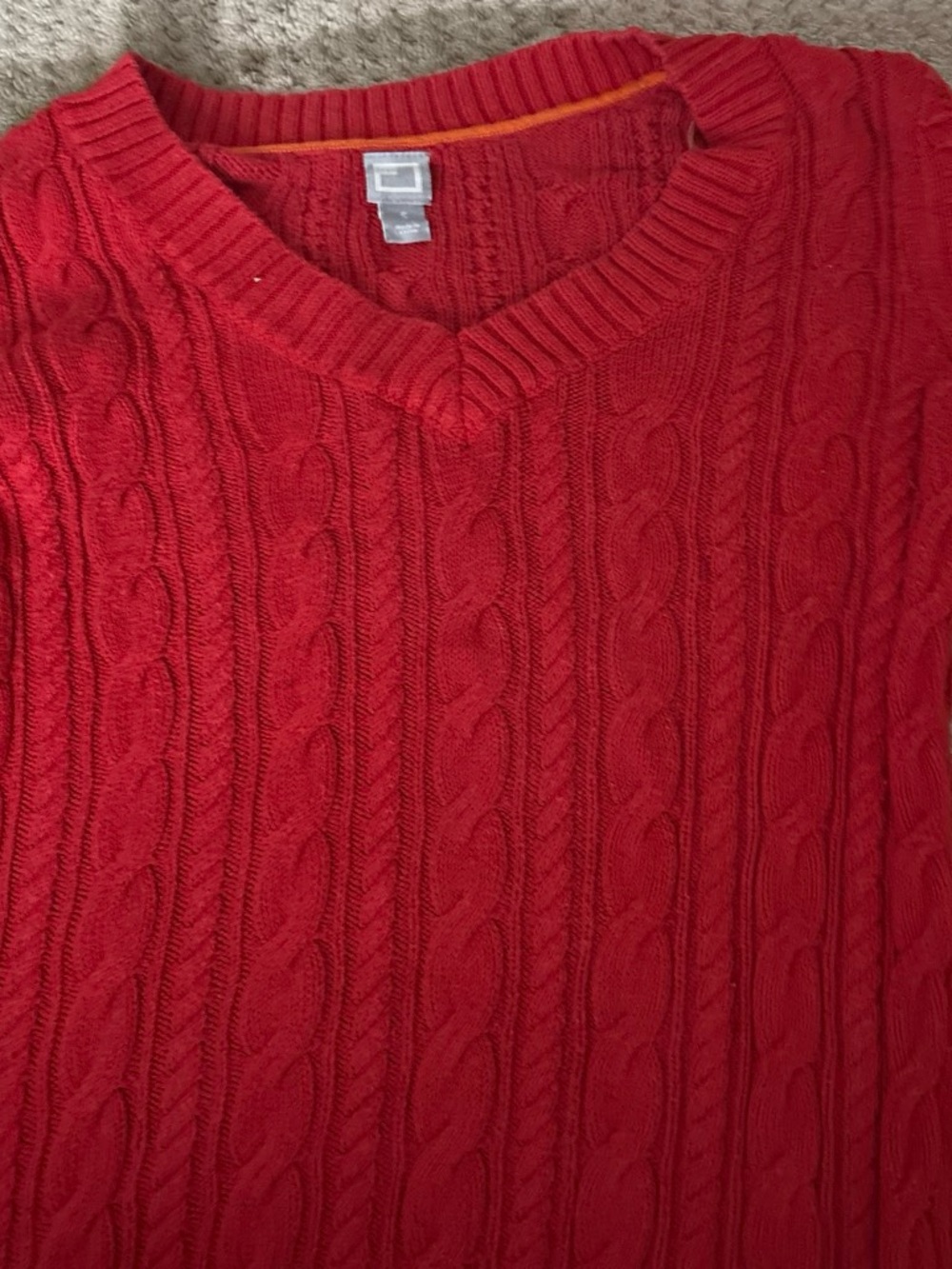 Classic Cable-Knit V-Neck Sweater - Red